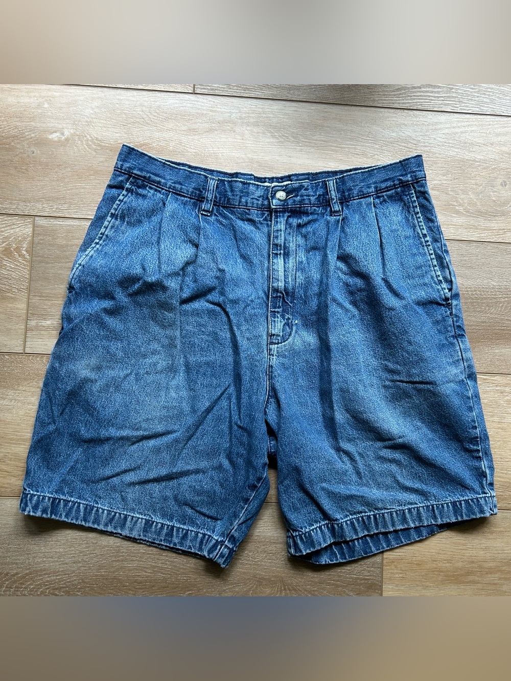 Vintage Denim Shorts - Classic Pleated Style
